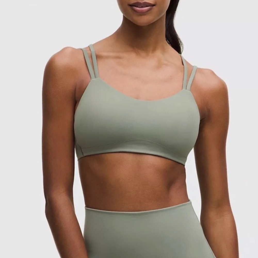 NWT Lululemon Like a Cloud Bra B/C Cup Size 4 Ribbed, NWT